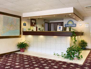 Days Inn By Wyndham Berlin Meriden Buitenkant foto